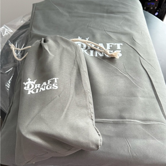 Draftkings Travel Bag & Toiletry Bag (Dopp Kit) New - Picture 3 of 10
